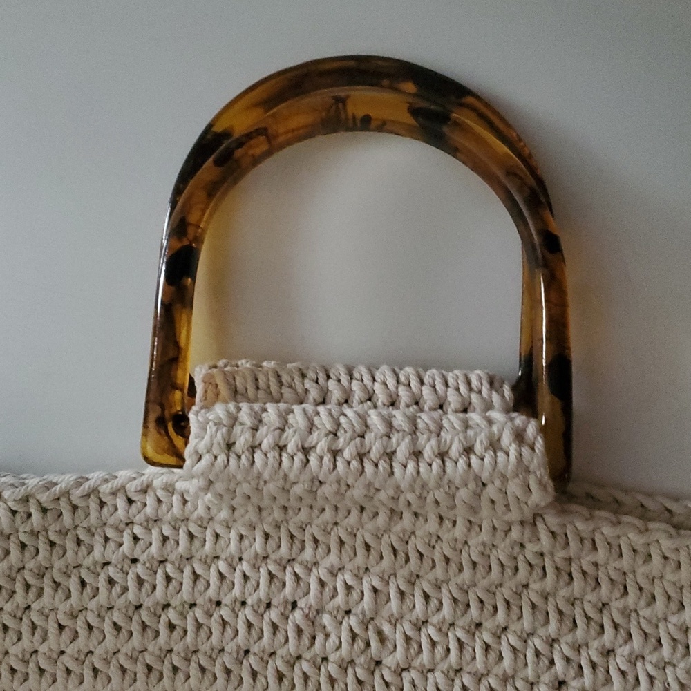 Aerie Crochet Handbag Tortoise Shell Handles Ivory Bag Summer BoHo - Picture 5 of 11